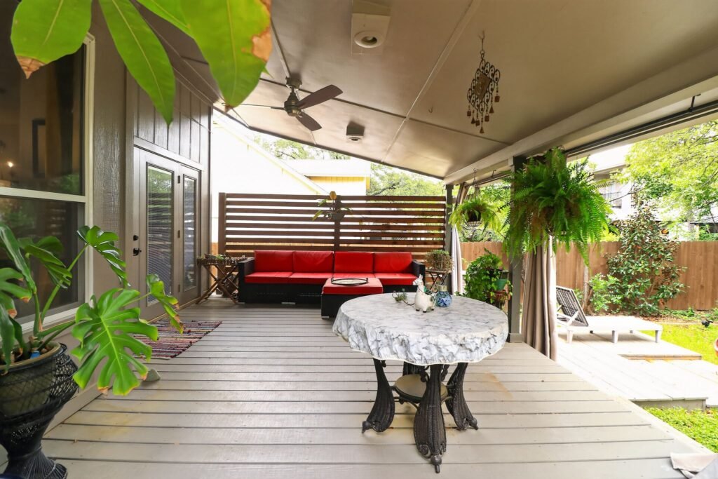 04_1607_Gracy_Farms_Ln_Austin_TX_78758_USA-Exterior-IMG_0337